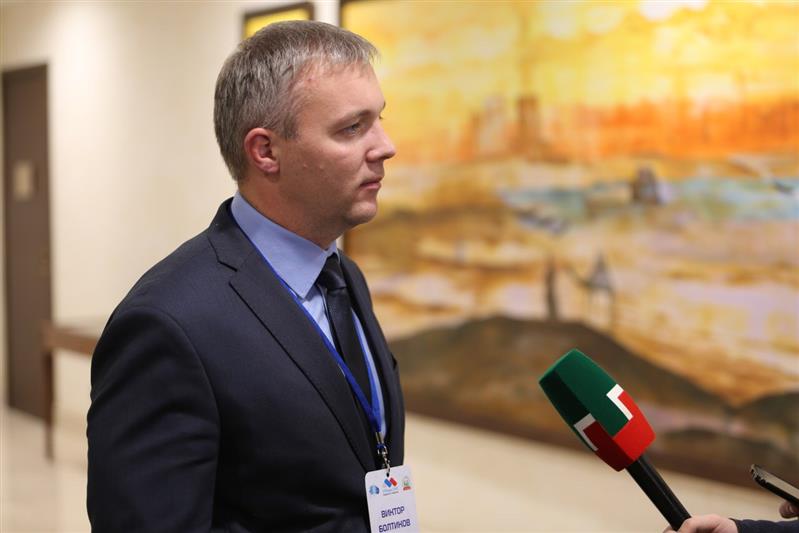 Руководитель киностудии Росгвардии провел мастер-класс в рамках VI Форума СМИ СКФО (видео)