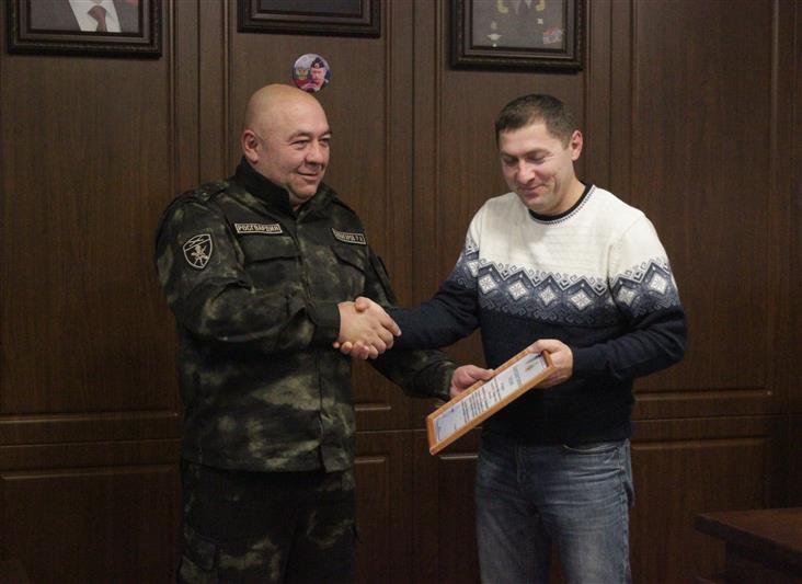 Руководство Управления Росгвардии по Карачаево-Черкесии отметило представителей региональных сми благодарственными письмами