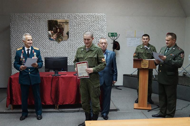 Военнослужащие-срочники остаются в Росгвардии служить по контракту