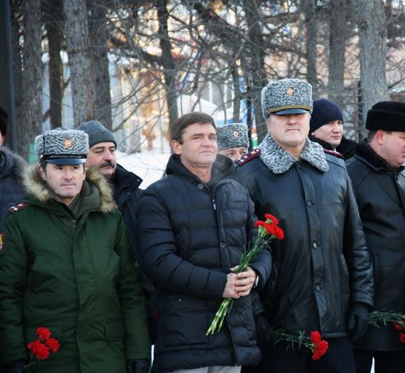Сотрудники и военнослужащие Управления Росгвардии по Магаданской области почтили память погибших в локальных военных конфликтах