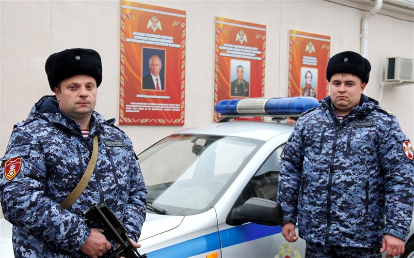 Житель Ростова-на-Дону поблагодарил росгвардейцев за своевременно оказанную помощь на дороге