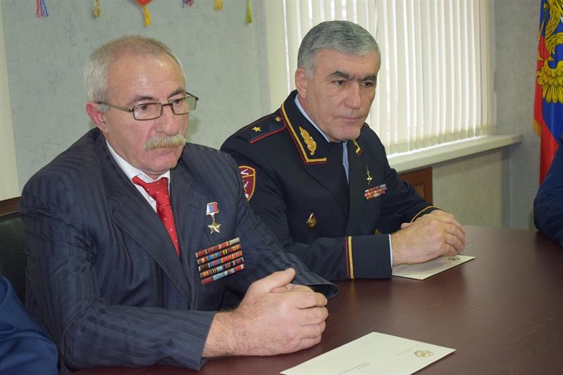 Руководство Дагестана поздравило Героев России Магомеда Баачилова и Загида Загидова