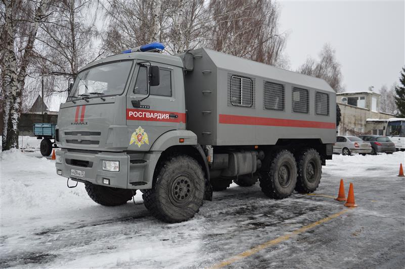 Брянские росгвардейцы  приняли участие в занятиях по контраварийному вождению