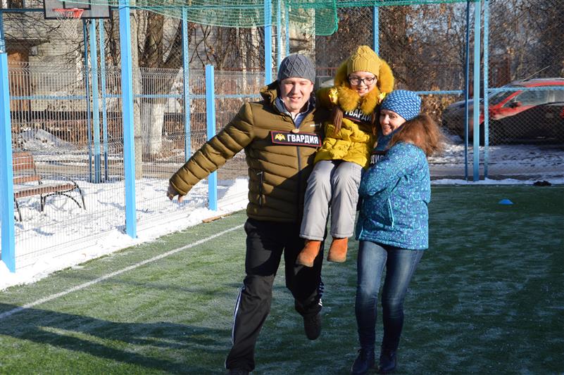 Семьи брянских росгвардейцев приняли участие в зимнем спортивном празднике регионального спортивного общества «Динамо» 