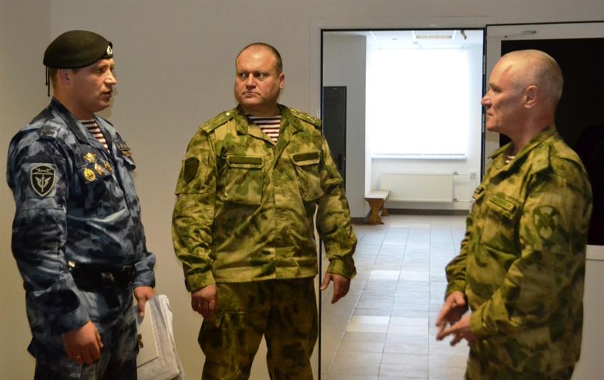 В Сургуте первый заместитель командующего Уральским округом Росгвардии провёл рабочую встречу с губернатором Ханты-Мансийского автономного округа 