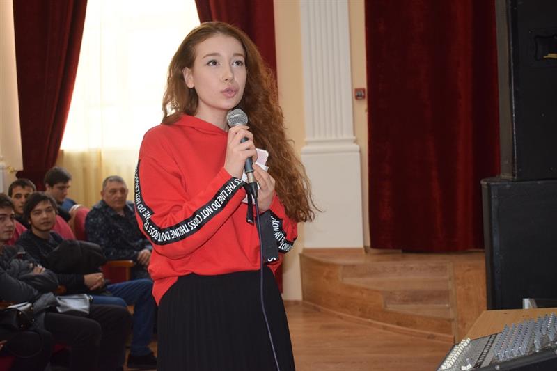 Студенты Дагестанского государственного университета встретились с руководителем республиканского управления Росгвардии 