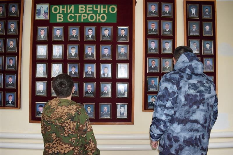 Дагестанские росгвардейцы исполнили мечту сына погибшего сослуживца (видео)