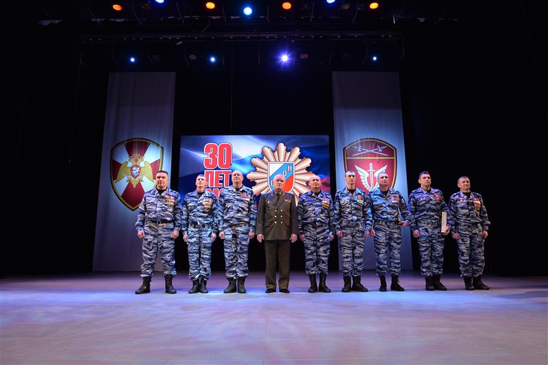 Сотрудники екатеринбургского ОМОН отпраздновали юбилей спецподразделения