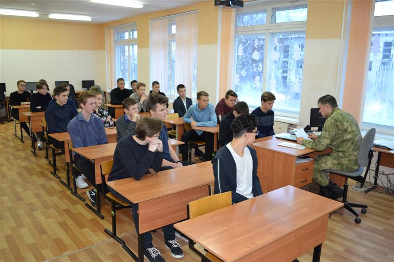 Росгвардейцы провели уроки профориентации в образовательных учреждениях  Твери и Костромы