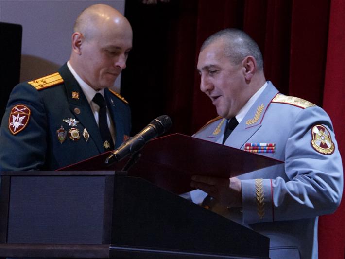 Командующий Сибирским округом Росгвардии поздравил военнослужащих отряда специального назначения "Ермак" с 20-летним юбилеем  воинской части (фото, видео)