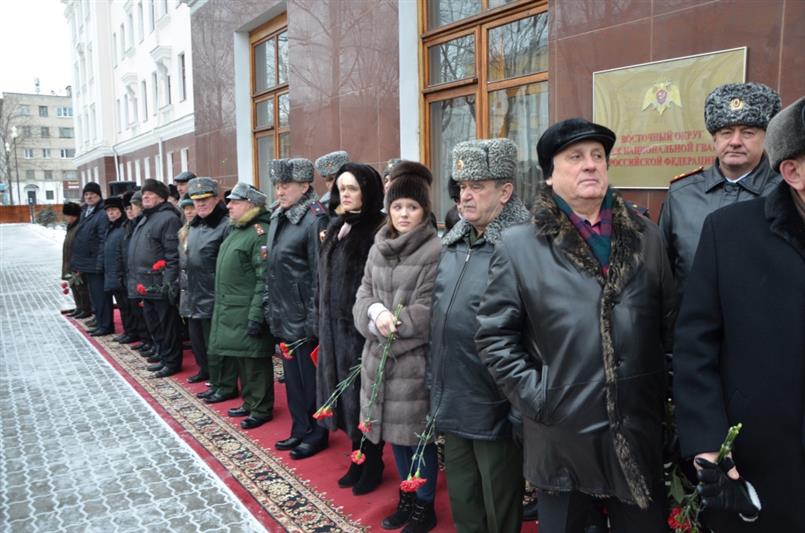 В Хабаровске состоялось открытие мемориальной доски Герою России генерал-полковнику Игорю Груднову 