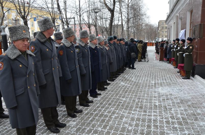В Хабаровске состоялось открытие мемориальной доски Герою России генерал-полковнику Игорю Груднову 