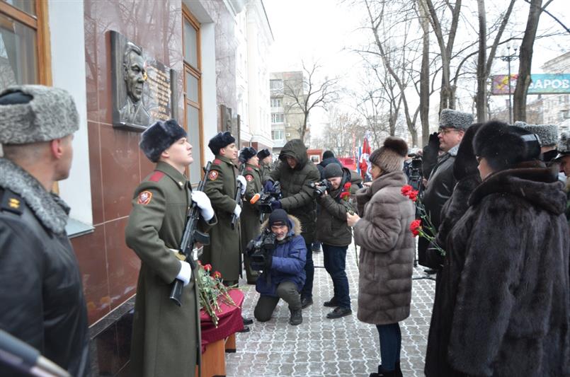 В Хабаровске состоялось открытие мемориальной доски Герою России генерал-полковнику Игорю Груднову 