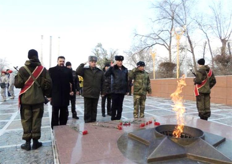 Военнослужащие и сотрудники Южного округа Росгвардии присоединились к памятным мероприятиям, посвященным Дню Неизвестного солдата
