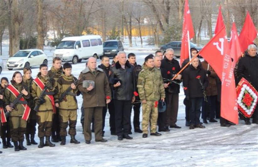 Военнослужащие и сотрудники Южного округа Росгвардии присоединились к памятным мероприятиям, посвященным Дню Неизвестного солдата