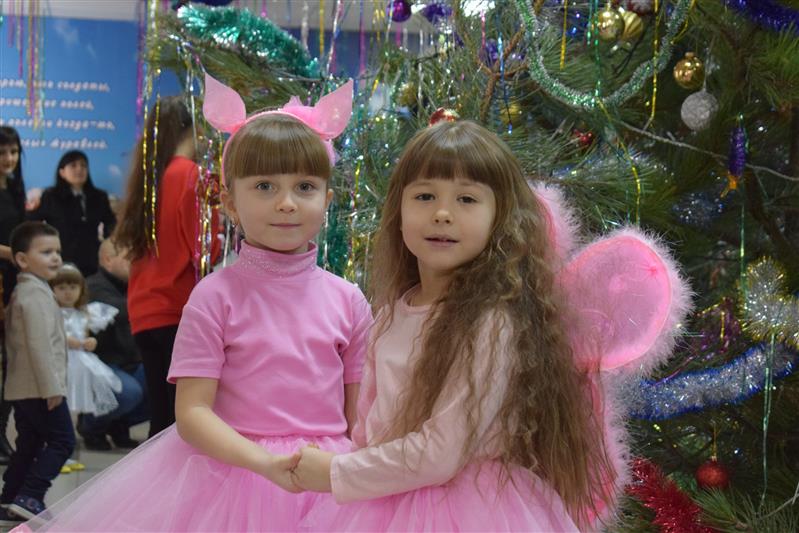 В Ставрополе омоновцы поздравили с Новым годом детей сотрудников, а также воспитанников детского дома