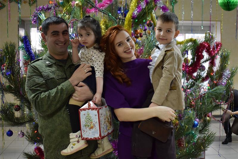 В Ставрополе омоновцы поздравили с Новым годом детей сотрудников, а также воспитанников детского дома