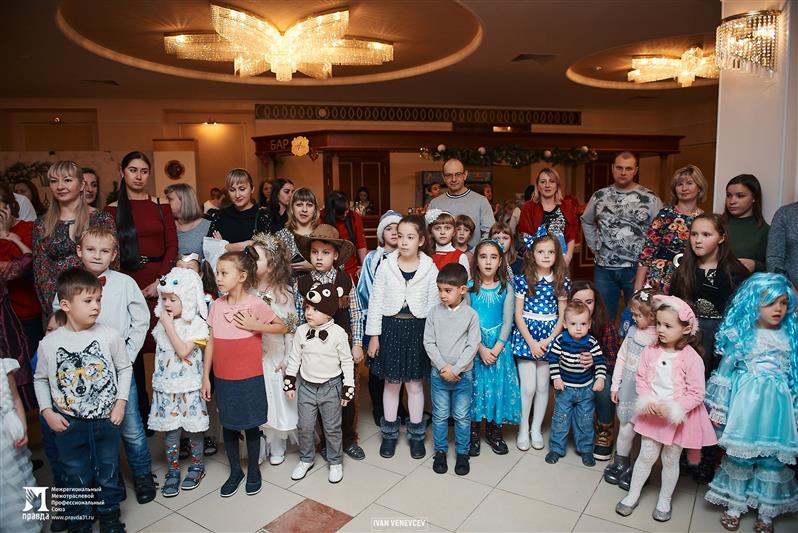 Дети росгвардейцев Черноземья побывали на новогодних представлениях