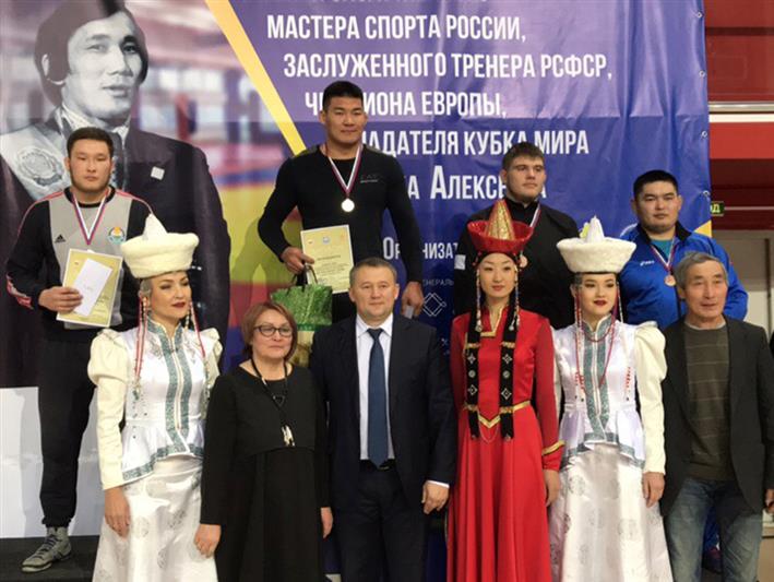 Сотрудники бурятского ОМОН стали победителями Всероссийского турнира по вольной борьбе 