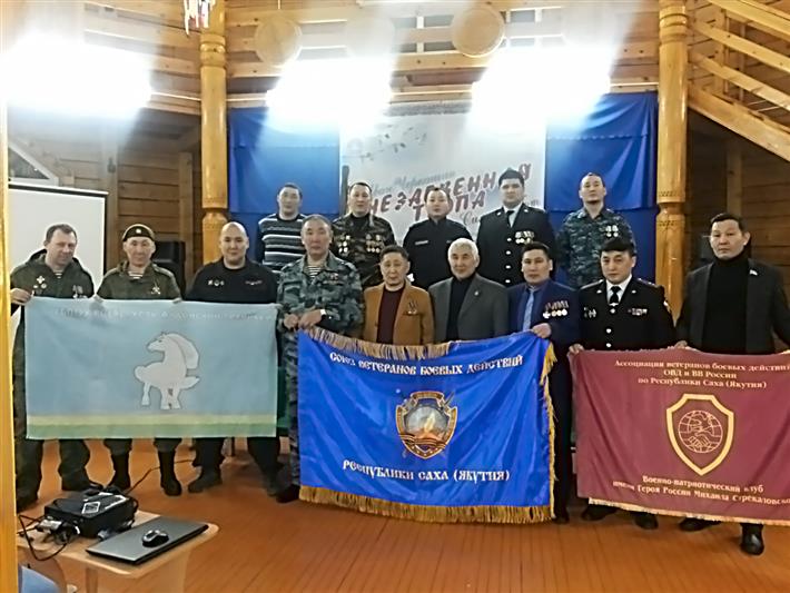 В Якутии торжественно открыли памятник военнослужащему Айуолу Семенову, погибшему при исполнении воинского долга