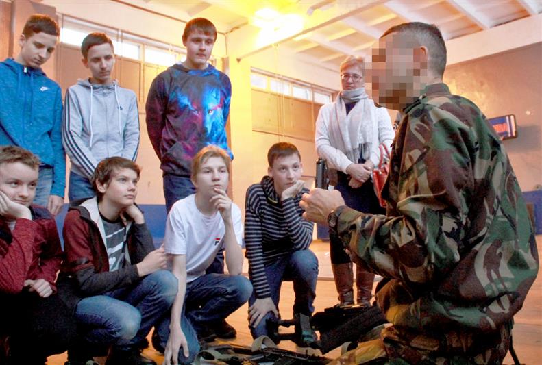 Сотрудники Росгвардии и полиции провели для мордовских школьников правовое занятие, посвященное Дню Конституции