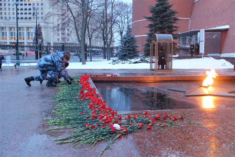 Московские омоновцы почтили память павших Героев Отечества
