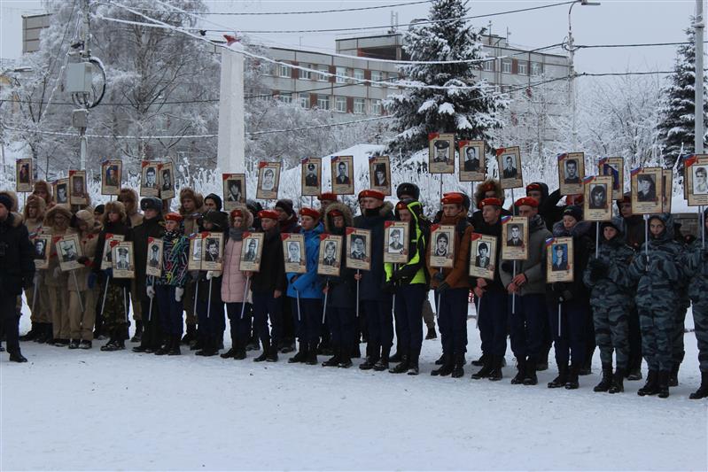 Сотрудники череповцкого ОМОН почтили память воинов, погибших в региональных конфликтах