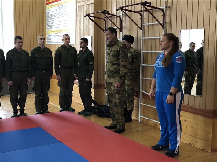 В управлении Северо-Западного округа олимпийская чемпионка Татьяна Каширина провела мастер-класс по физической подготовке для военнослужащих округа
