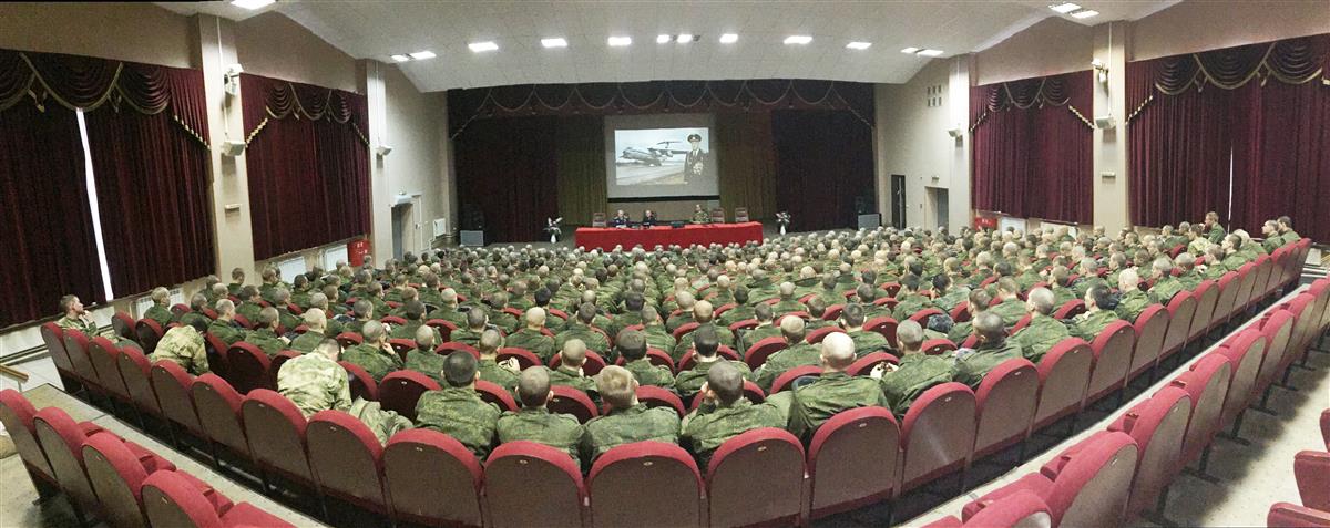 Военнослужащих дивизии Дзержинского посетил Герой Российской Федерации подполковник в отставке Владимир Шарпатов