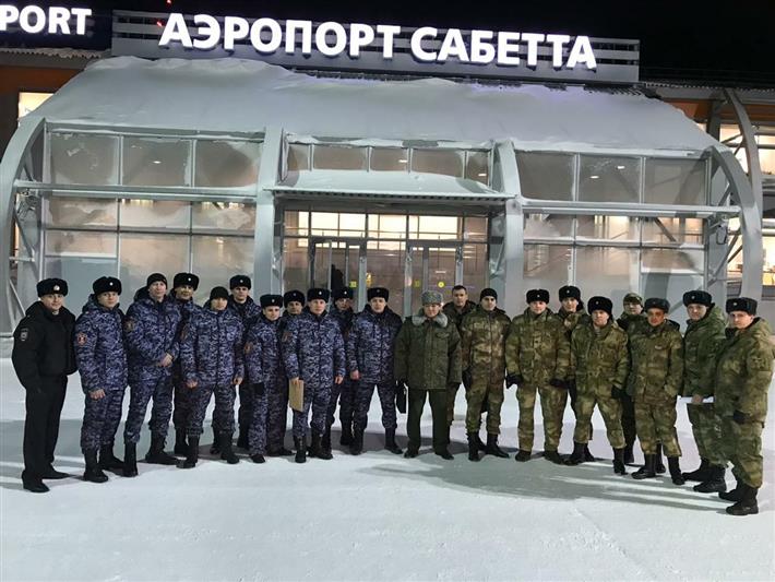 Ямальские росгвардейцы обеспечили  безопасность визита премьер-министра Дмитрия Медведева в морской порт Сабетта 