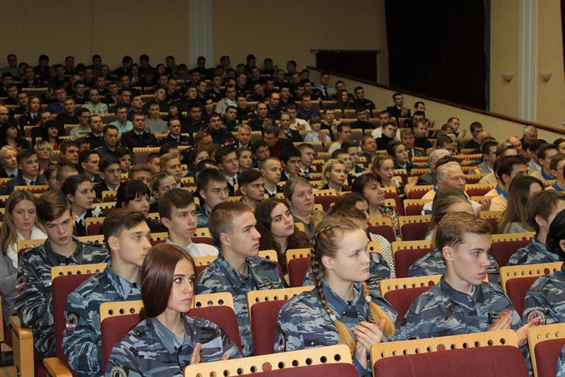 В Саратове кадеты специализированных классов Росгвардии приняли участие во втором областном слете «Честь и доблесть» 