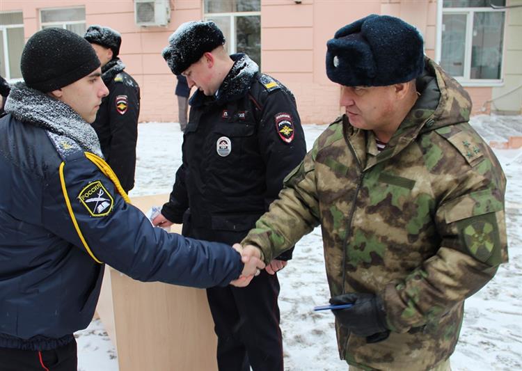 В Саратове кадеты специализированных классов Росгвардии приняли участие во втором областном слете «Честь и доблесть» 