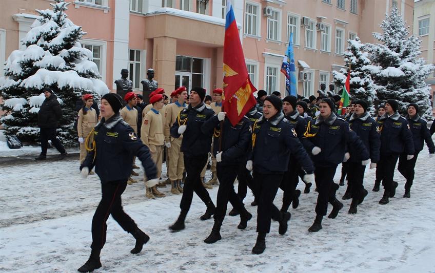 В Саратове кадеты специализированных классов Росгвардии приняли участие во втором областном слете «Честь и доблесть» 