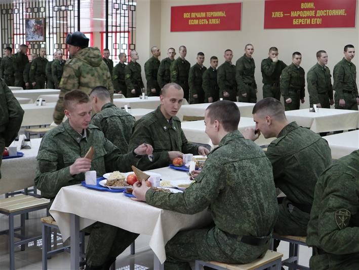 Командующий Приволжским округом Росгвардии открыл новую солдатскую столовую в Богородской бригаде оперативного назначения (фото, видео)