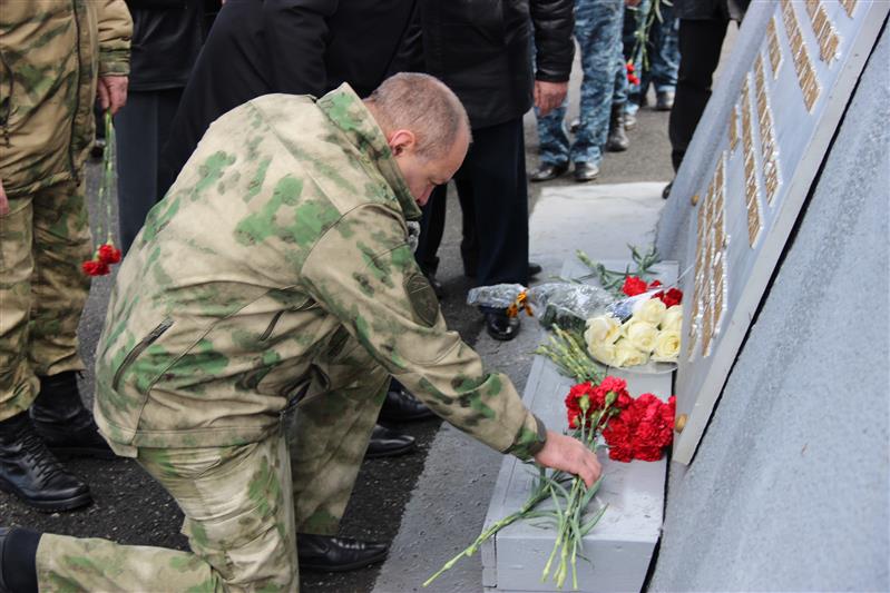 В Северной Осетии сотрудники Управления Росгвардии почтили память Героев Отечества