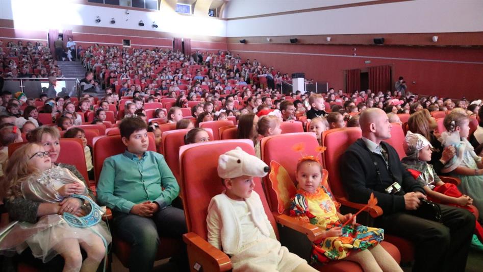 В Екатеринбурге состоялась новогодняя елка Уральского округа Росгвардии (фото)