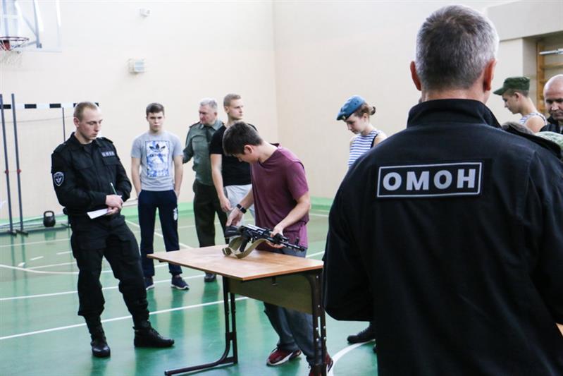 Белгородские росгвардейцы провели военно-спортивное мероприятие для подростков