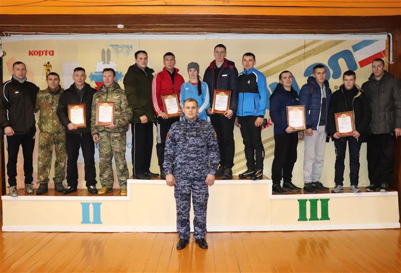 Сотрудники и военнослужащие Приволжского округа Росгвардии провели памятные и спортивные мероприятия по случаю Дня Героев Отечества (фото)