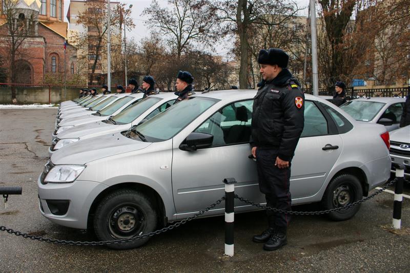 В Управлении Росгвардии по Ставропольскому краю состоялось торжественное вручение служебного автотранспорта