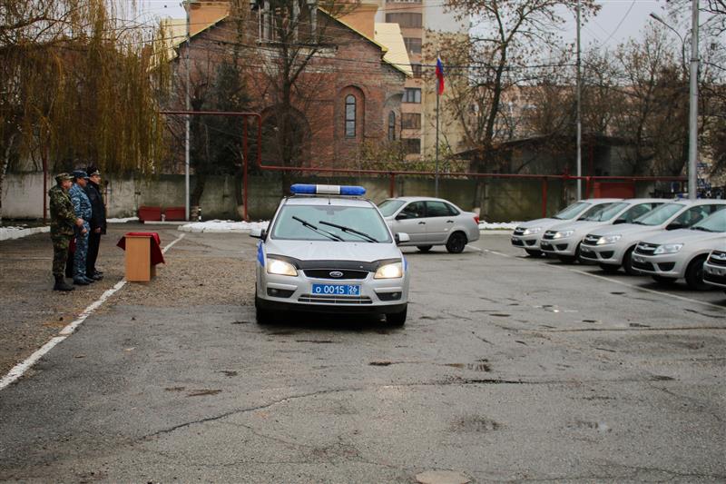 В Управлении Росгвардии по Ставропольскому краю состоялось торжественное вручение служебного автотранспорта