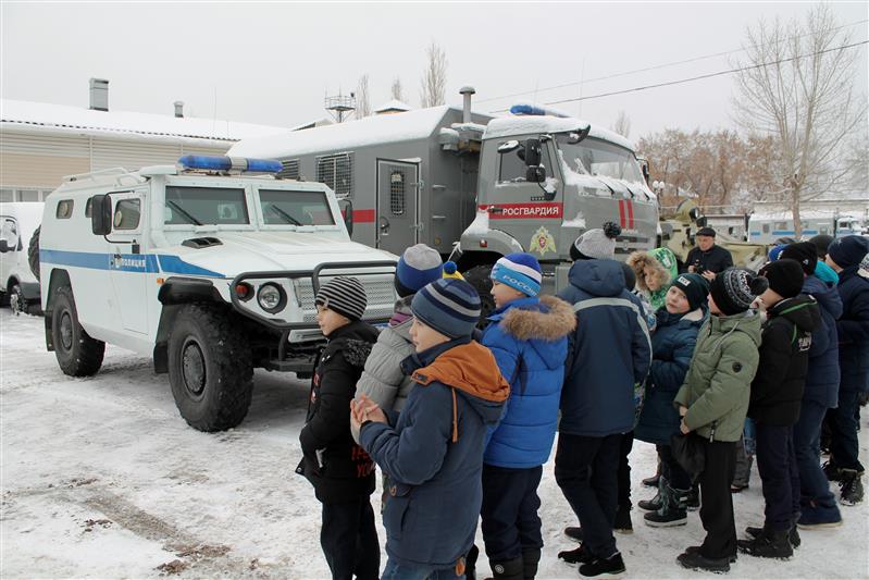 В Саранске и Оренбурге сотрудники ОМОН провели занятия с молодёжью (фото)