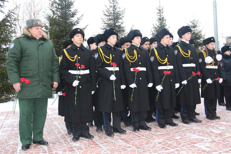 Сотрудники столичного ОМОН провели для школьников Урок мужества, посвященный Дню Неизвестного солдата