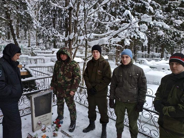 Бойцы ОМОН Управления Росгвардии по Республике Коми почтили память погибшего сослуживца