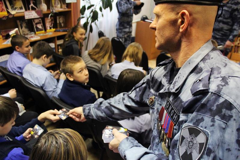 В Воронеже росгвардейцы провели мероприятие, посвященное памяти погибшего правоохранителя