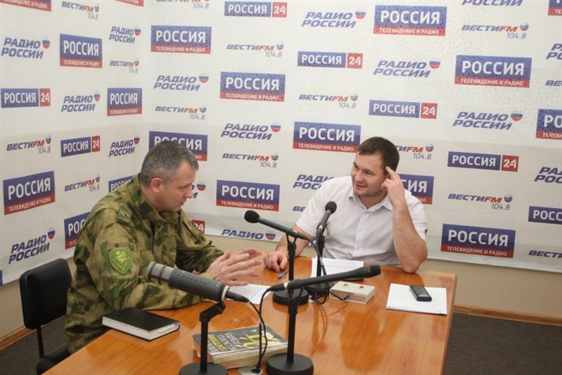 В Хабаровске офицер Восточного округа Росгвардии стал гостем эфира «Радио России» и «ВестиFM»