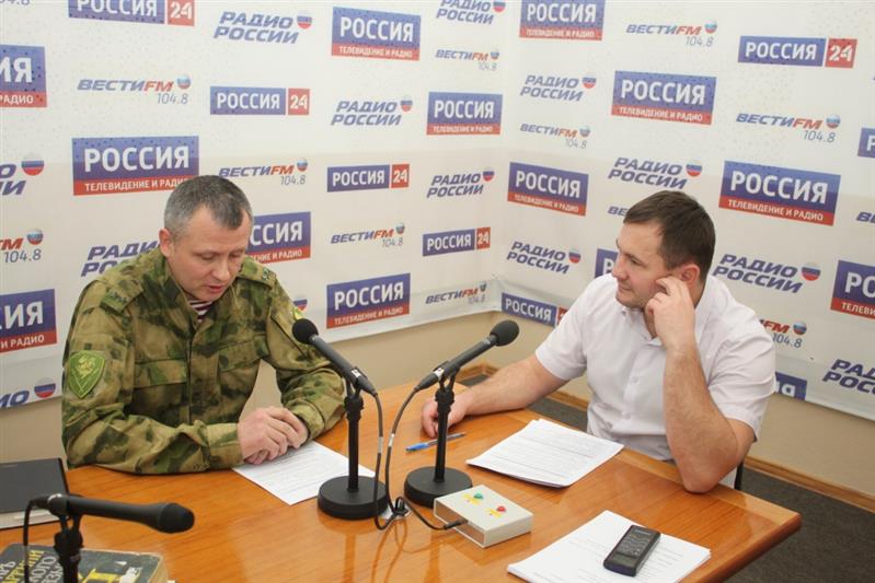 В Хабаровске офицер Восточного округа Росгвардии стал гостем эфира «Радио России» и «ВестиFM»