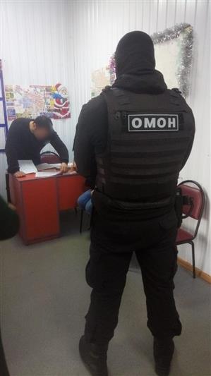 При участии бойцов ОМОН задержана группа мошенников в сфере страхования (фото, видео)