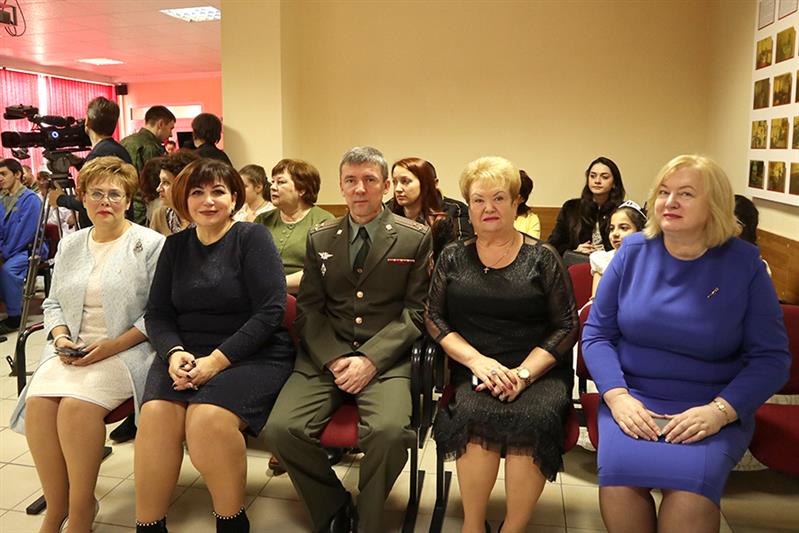 Женсовет Пятигорска поздравил военнослужащих, находящихся на излечении во втором клиническом госпитале Росгвардии