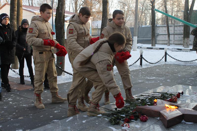 Офицеры подмосковного СОБР «Булат» провели День открытых дверей для воспитанников военно-патриотического клуба «Спецназ - XXI»