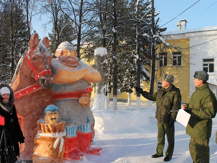 В северском соединении Росгвардии прошел смотр-конкурс снежных фигур